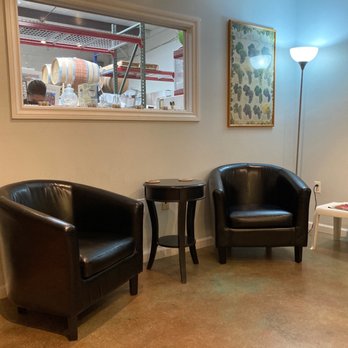 Turquoise Mesa Winery - Comfy space - Wineries Near Me - Denver, Colorado