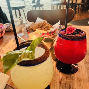Amor y Tequila - Hamilton & Hoyne margaritas - Mexican Near Me - Chicago, Illinois