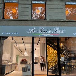 Au Four à Pizza - The front of restaurant