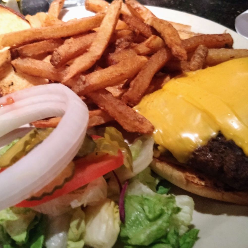 Two Frogs Grill - "Big" cheeseburger -- dry and boring. - American Near Me - Ardmore, Oklahoma Two Frogs Grill - "Big" cheeseburger -- dry and boring. - American Near Me - Ardmore, Oklahoma