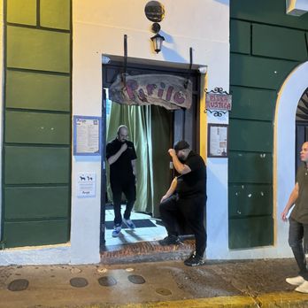 Pirilo - Walked by this door twice and never realized its the beat pizza in PR. - Italian Near Me - San Juan, Puerto Rico