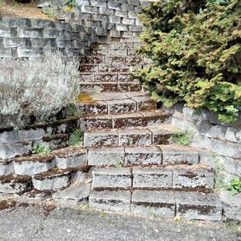 All American Pressure Washing - Dirty stairway - Pressure Washers Near Me All American Pressure Washing - Dirty stairway - Pressure Washers Near Me