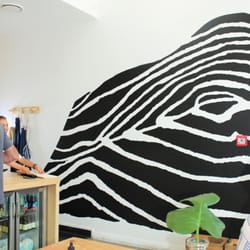 &Sushi - Zebra-like feature wall