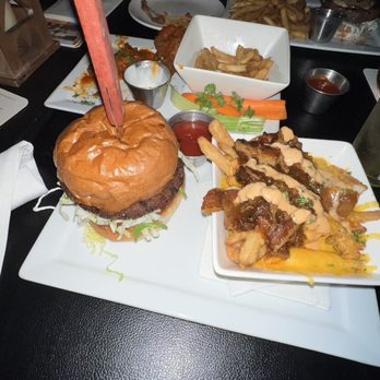 Morrison - L.A. Veggie Burger Cheese Fries with Bacon Jam - Gastropubs Near Me - Los Angeles, California