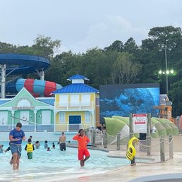 Wave pool