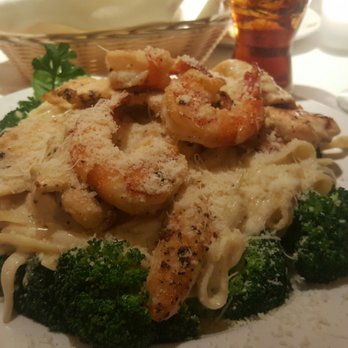 Assaggio - Chicken and Shrimp fettuccine Alfredo. I loved it!  Excellent wait staff with friendly and helpful bussers during a busy dinner - Italian Near Me - Mililani, Hawaii