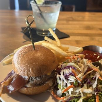 Harborside Restaurant - Amazing happy hour and amazing views - American Near Me - Newport Beach, California Harborside Restaurant - Amazing happy hour and amazing views - American Near Me - Newport Beach, California