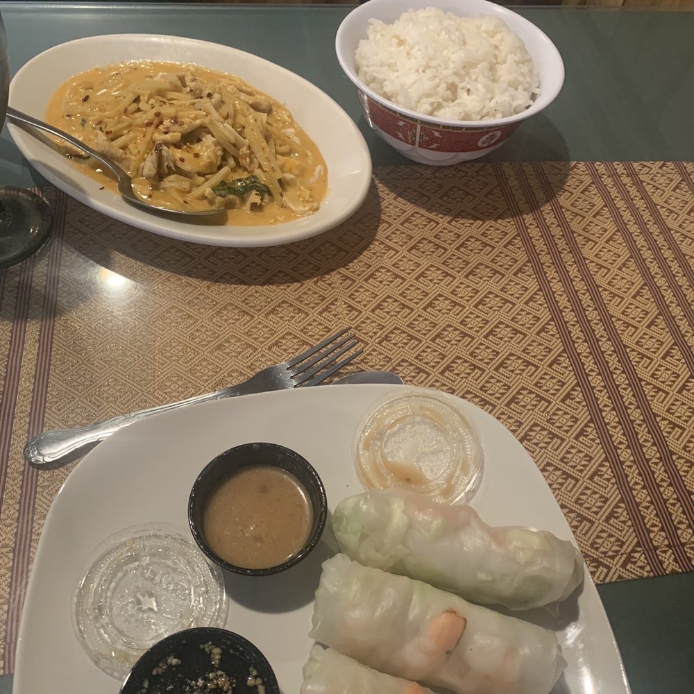 Fresh spring rolls, Evil-Prince curry, and white rice.