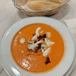 Bodegón Alfonso XII - Salmorejo was the only good thing + bread to dip