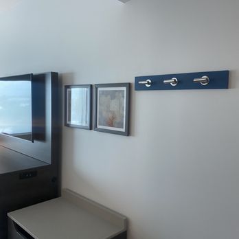 Hampton Inn Delray Beach - Hotel room - Hotels Near Me - Delray Beach, Florida
