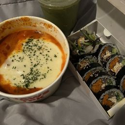 Tuna Gimbap/ 참치 김밥 Tuna Gimbap/ 참치 김밥