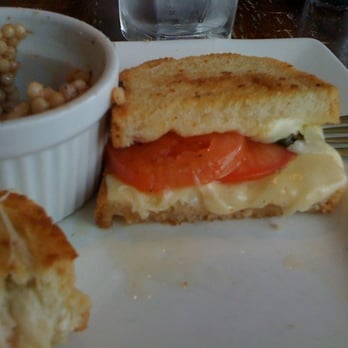 Café Muse - 3 cheese grilled cheese - Breakfast & Brunch Near Me - Royal Oak, Michigan