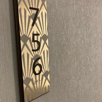 Renaissance Des Moines Savery Hotel - Hotels Near Me - Des Moines, Iowa