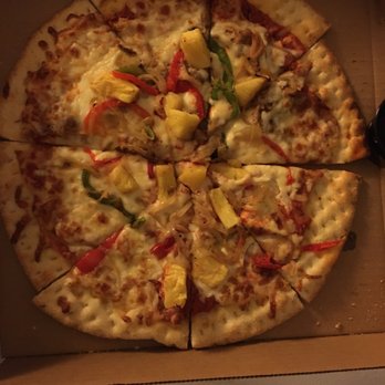 Bear Street Tavern - Hawaiian pizza - Pizza Near Me - Banff, Alberta
