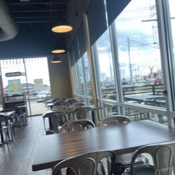 QDOBA Mexican Eats - Dining room