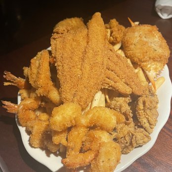 Pappadeaux Seafood Kitchen - Pappadeaux Platter - Cajun/Creole Near Me - Marietta, Georgia