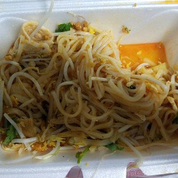 On's Thai Kitchen - This is a lot of oil for pad thai. It doesn't even taste like pad thai. - Thai Near Me - Saint Paul, Minnesota
