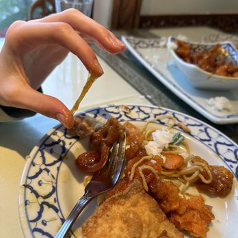 President Thai - Orange Chicken Lunch Special. A gelatinous nightmare. Who would even eat this? - Thai Near Me - Pasadena, California President Thai - Orange Chicken Lunch Special. A gelatinous nightmare. Who would even eat this? - Thai Near Me - Pasadena, California