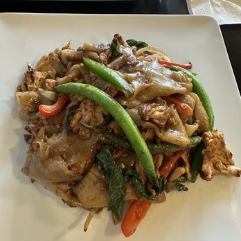 Cashew Thai Cuisine - Pad Kee Mao (Spicy) - Thai Near Me - Seattle, Washington