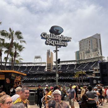 San Diego Padres - Professional Sports Teams Near Me - San Diego, California San Diego Padres - Professional Sports Teams Near Me - San Diego, California