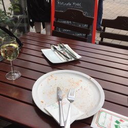Pizzeria Rimini - Sehr perfekt - Wirt flexibel am Weinfest - sehr freundlich - bei der Essens Bestellung hilfreich und die Pizzen mmmmmmmh lekkkaaaa