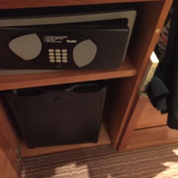 Sofitel London Heathrow - Safe AND a fridge - Hotels Near Me - Hounslow, XGL