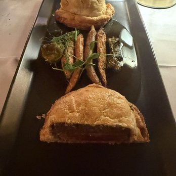 Atmosphere at Vero - Beef Wellington - Jazz & Blues Near Me - Vero Beach, Florida