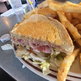 Country Inn - Club sandwich - New American Near Me - East Wenatchee, Washington Country Inn - Club sandwich - New American Near Me - East Wenatchee, Washington
