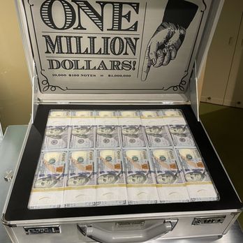 Money Museum - One million dollars - Museums Near Me - Chicago, Illinois