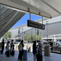 San José Mineta International Airport - Terminal B - 08/30/25. IG: @jasfoodchronicles