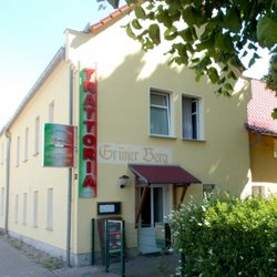 Am Grünen Berg - Eingang und Terrasse am Morgen