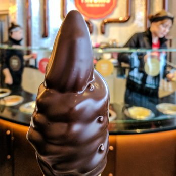 Chocolats Favoris - Salted dark chocolate - Chocolatiers & Shops Near Me - Aurora, Ontario Chocolats Favoris - Salted dark chocolate - Chocolatiers & Shops Near Me - Aurora, Ontario