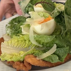 Pod Gigantami - Pork cutlet and salad