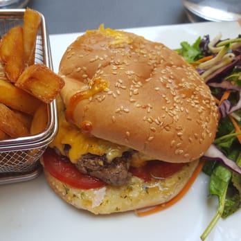 Le Coquet - Le burger Coquet. Pas mal! - French Near Me - Aix-En-Provence, 13 Le Coquet - Le burger Coquet. Pas mal! - French Near Me - Aix-En-Provence, 13