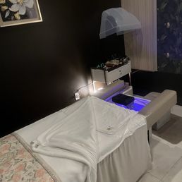 Head spa treatment room