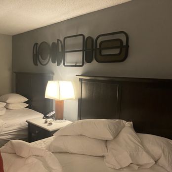 Embassy Suites by Hilton Milpitas Silicon Valley - Two queens - Hotels Near Me - Milpitas, California