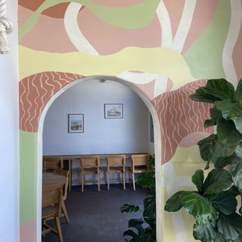 Honeylux Coffee - Cute entry way to seating area - Coffee & Tea Near Me - Watsonville, California Honeylux Coffee - Cute entry way to seating area - Coffee & Tea Near Me - Watsonville, California