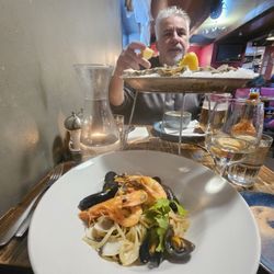 Crabby Jo's - Seafood linguini and Alvarinho wine.
