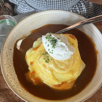 Between Us - Curry Hambrug - Breakfast & Brunch Near Me - San Diego, California