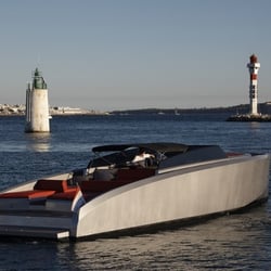 Amoyachts - Charter yacht Vanquish 43