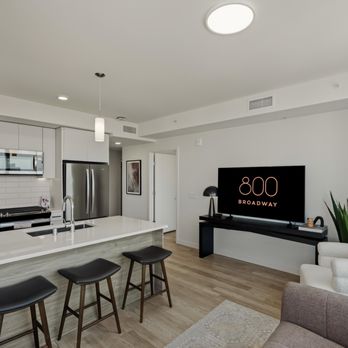 1. 800 Broadway