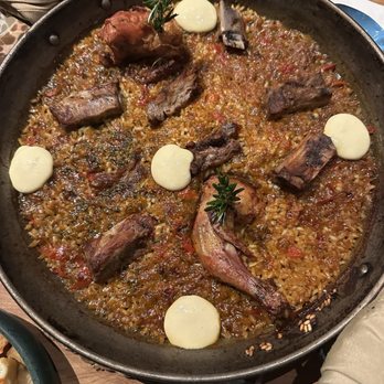 Suspiro - Paella de carne - Spanish Near Me - San Jose, California