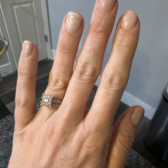 Liz Nails - Nail Salons Near Me - Saint Charles, Missouri