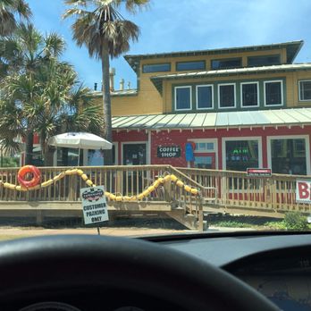 Candymaker - Patio area - Candy Stores Near Me - Destin, Florida Candymaker - Patio area - Candy Stores Near Me - Destin, Florida