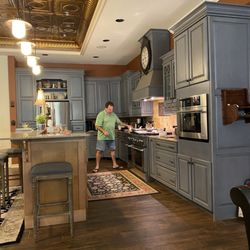 BarDew Valley - Perry in the kitchen