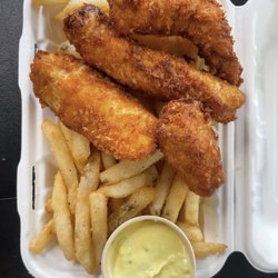 Hukipaa Fish Shack - I ate the fish and chips too fast, I didn't get to take a picture. I had to look for some pictures someone else posted.
