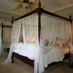 Beacon Hill Bed and Breakfast - Sterling King Honeymoon Suite.