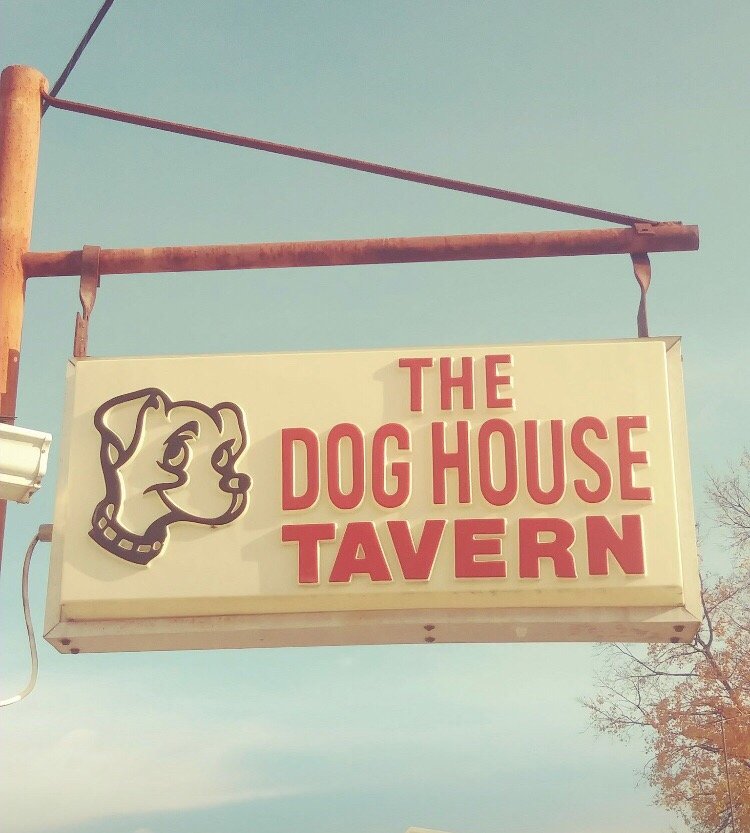 Dog House Tavern Logo