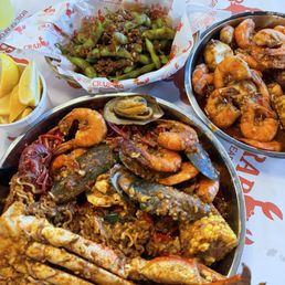Spicy edamame, 1lb shrimp with egg, Combo B with the mussels and 1/2 lb crab legs and ramen added