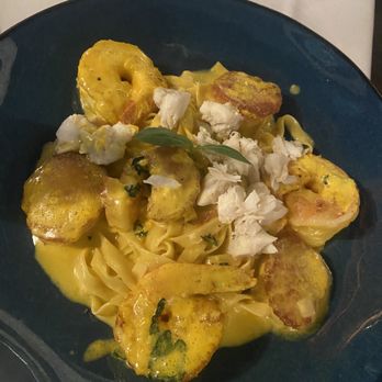 La Vela Italian Restaurant - Fettuccine zafferano - Italian Near Me - Solomons, Maryland